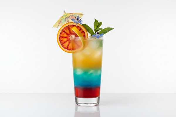 coktail sur fond blanc